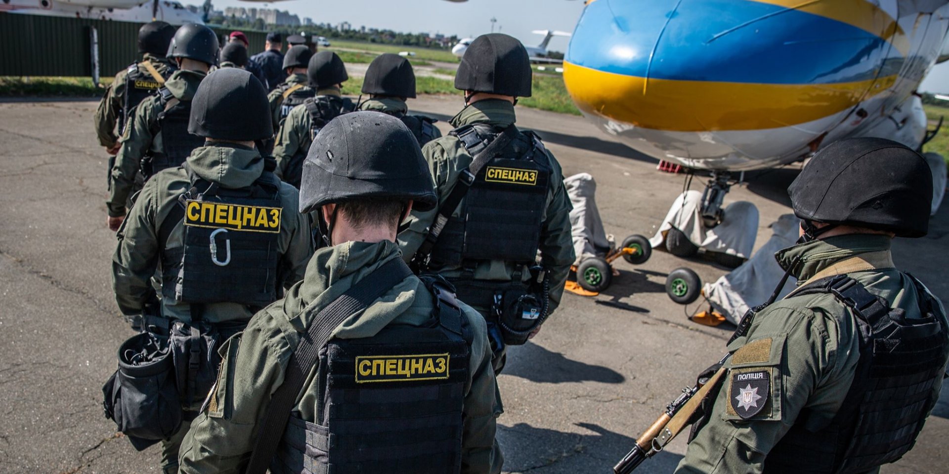 На дежурство в регионах заступили самолеты Ан-72 и Ан-26, вертолеты Н225, Н145, Ми-8 (Фото: МВД)