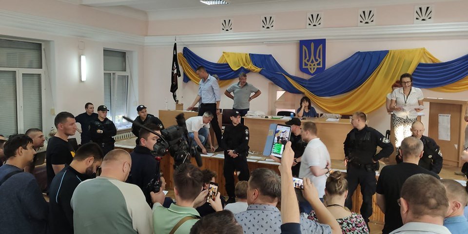 210 округ был последним, где пересчитывали голоса (Фото: КИУ)