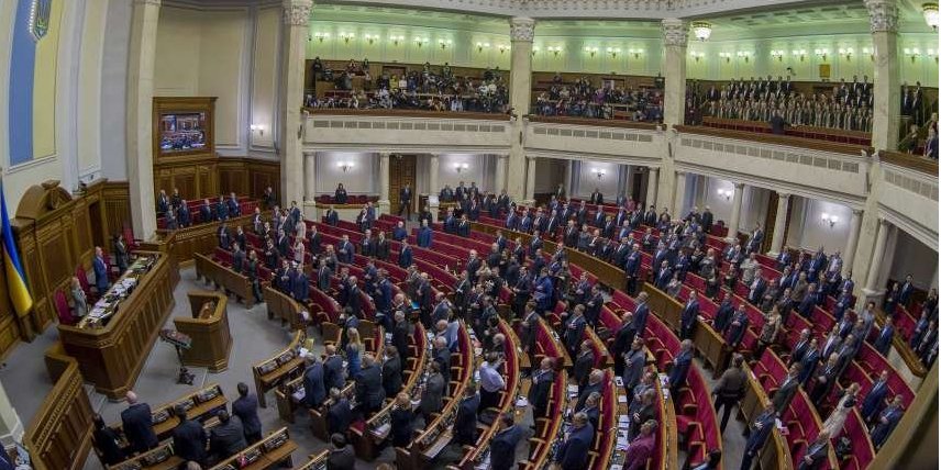 Депутати розподілили місця у сесійній залі (Фото: verkhovna_rada/Twitter)