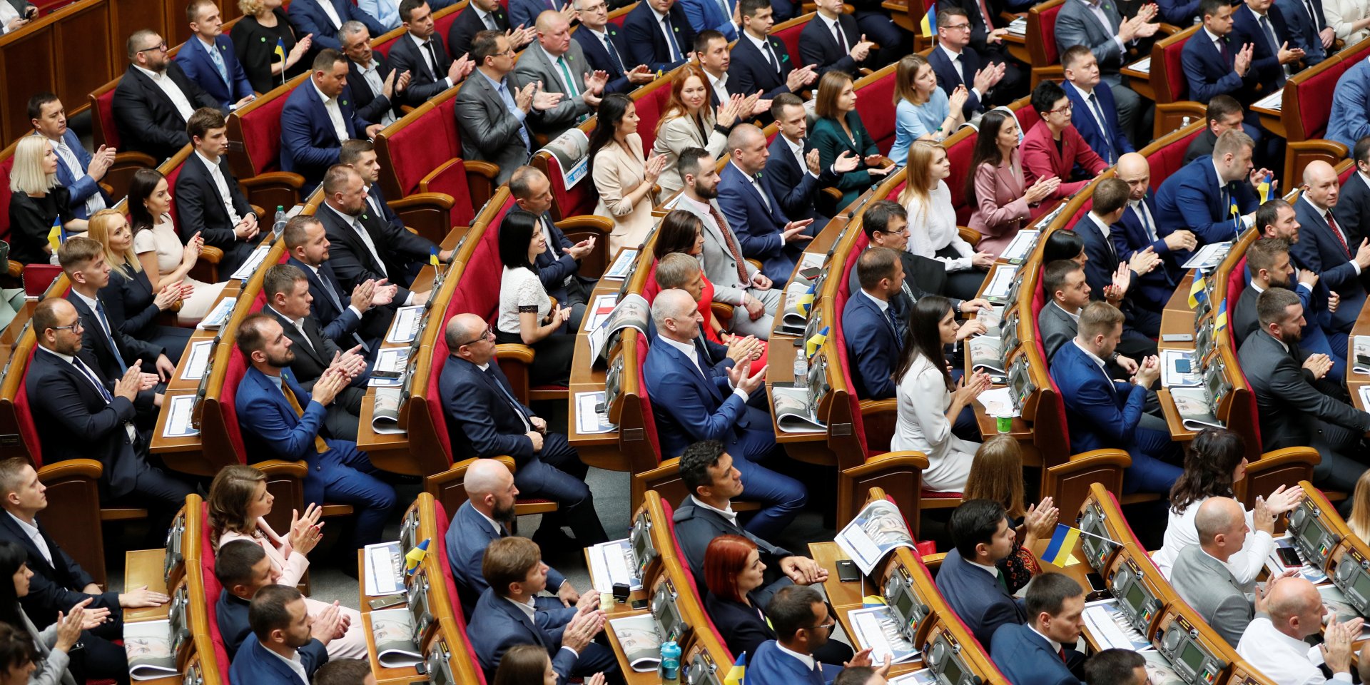 Разумков нагадав про необхідність дотримуватися регламенту (Фото: REUTERS/Gleb Garanich)