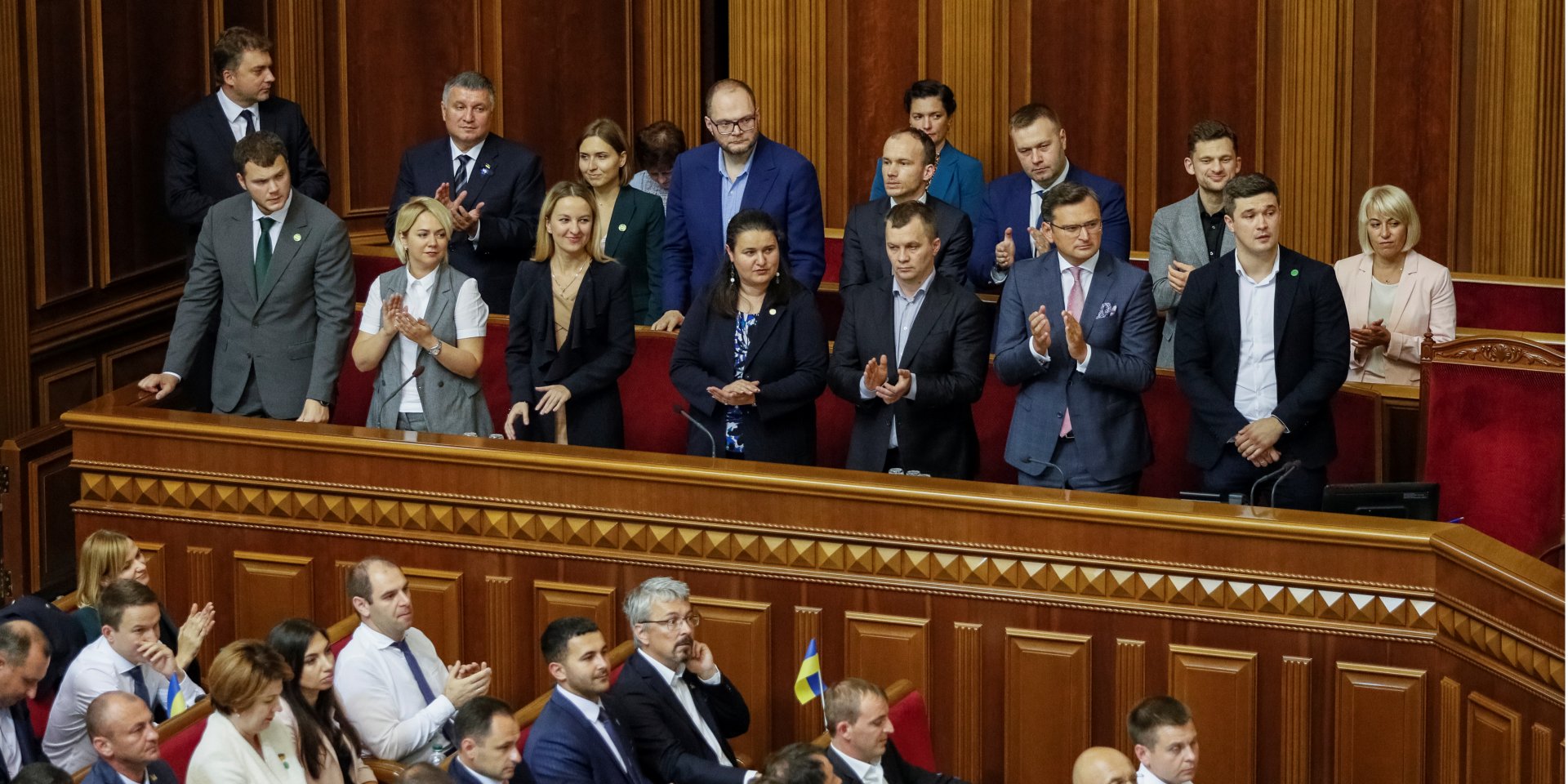 Министры нового Кабмина (Фото: REUTERS/Gleb Garanich)