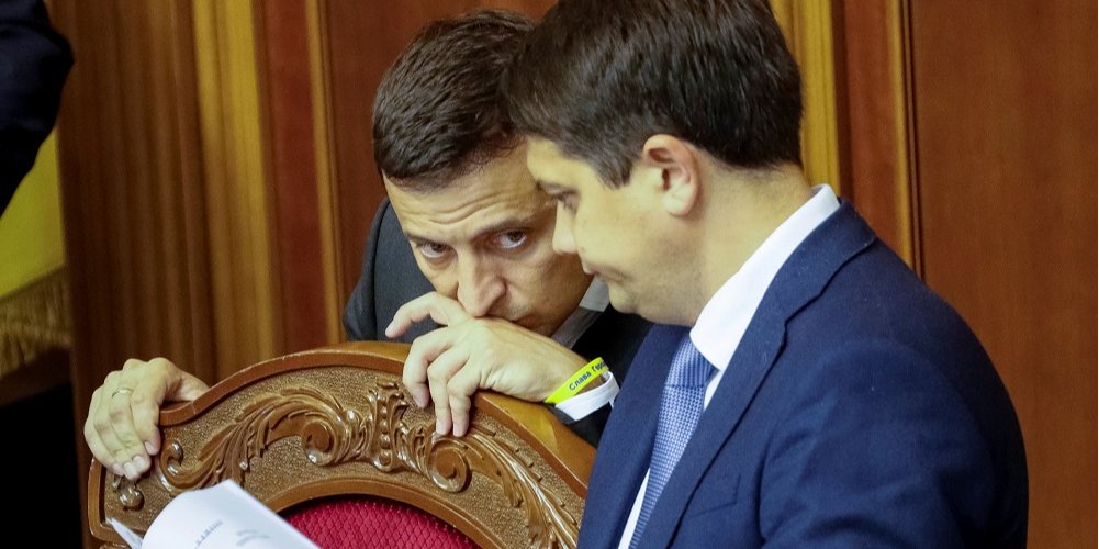 Владимир Зеленский и Дмитрий Разумков (Фото: Gleb Garanich/Reuters)