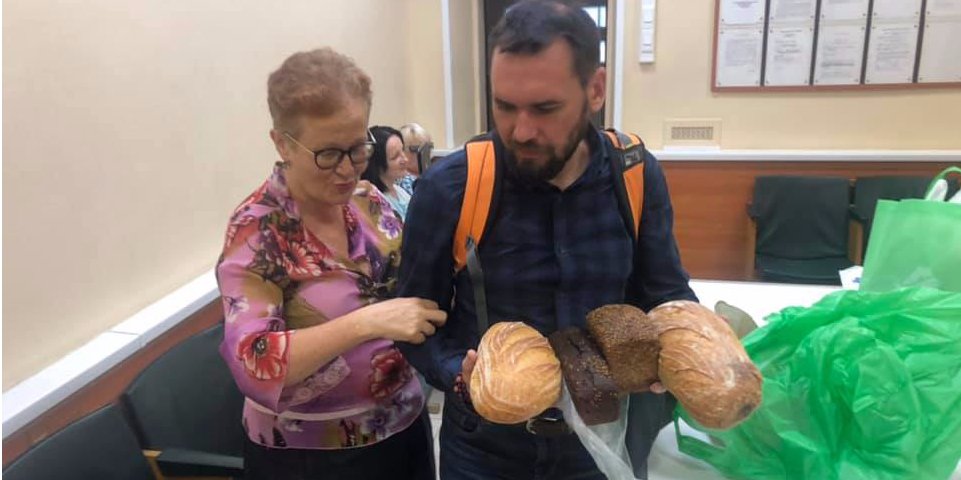 У СІЗО вирішили взяти передачі (Фото: Роман Цимбалюк/Facebook)