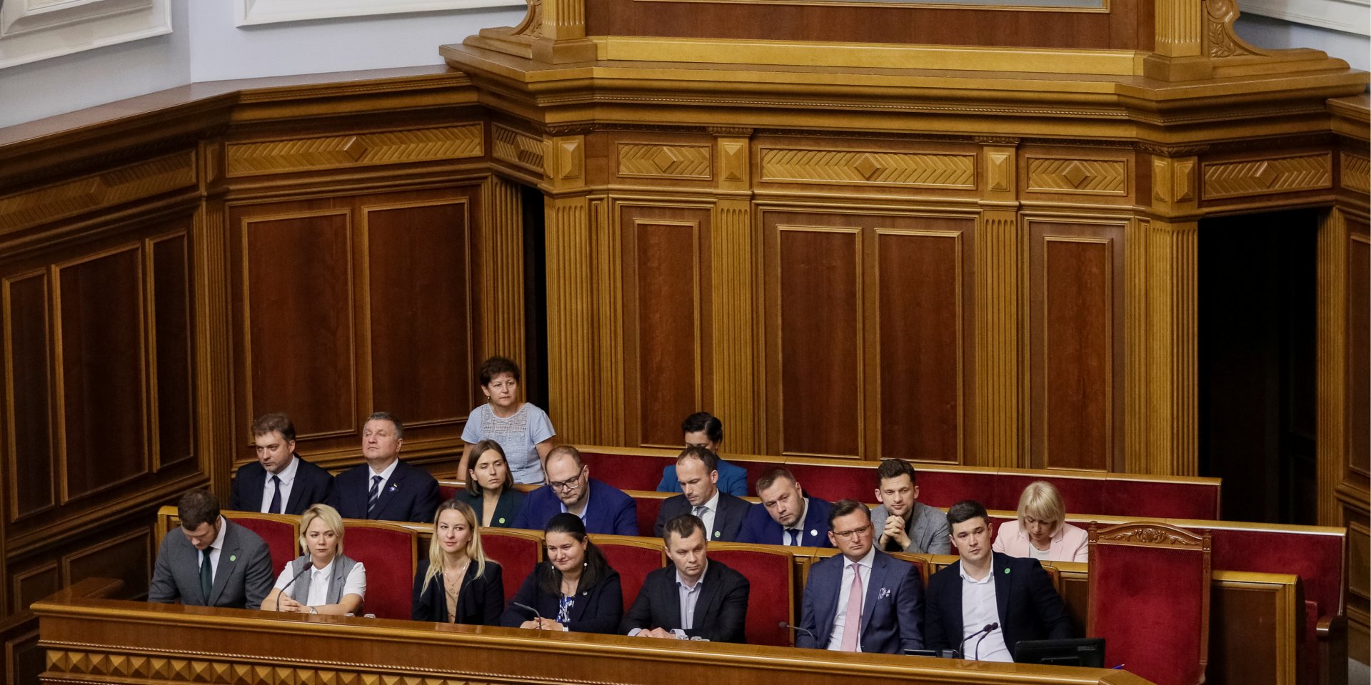 Со средним возрастом в 39 лет новое украинское правительство является самым молодым в Европе (Фото: REUTERS/Gleb Garanich)