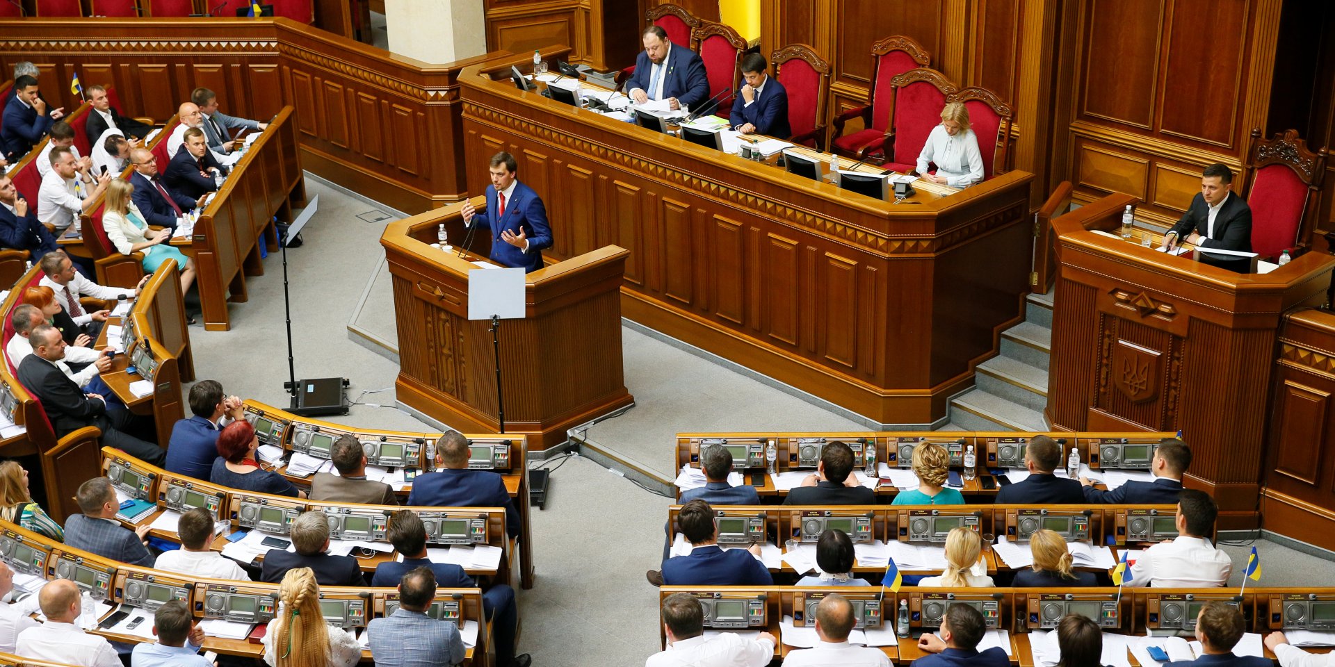 За направление законопроекта в КС проголосовали 282 нардепа (Фото: REUTERS/Gleb Garanich)