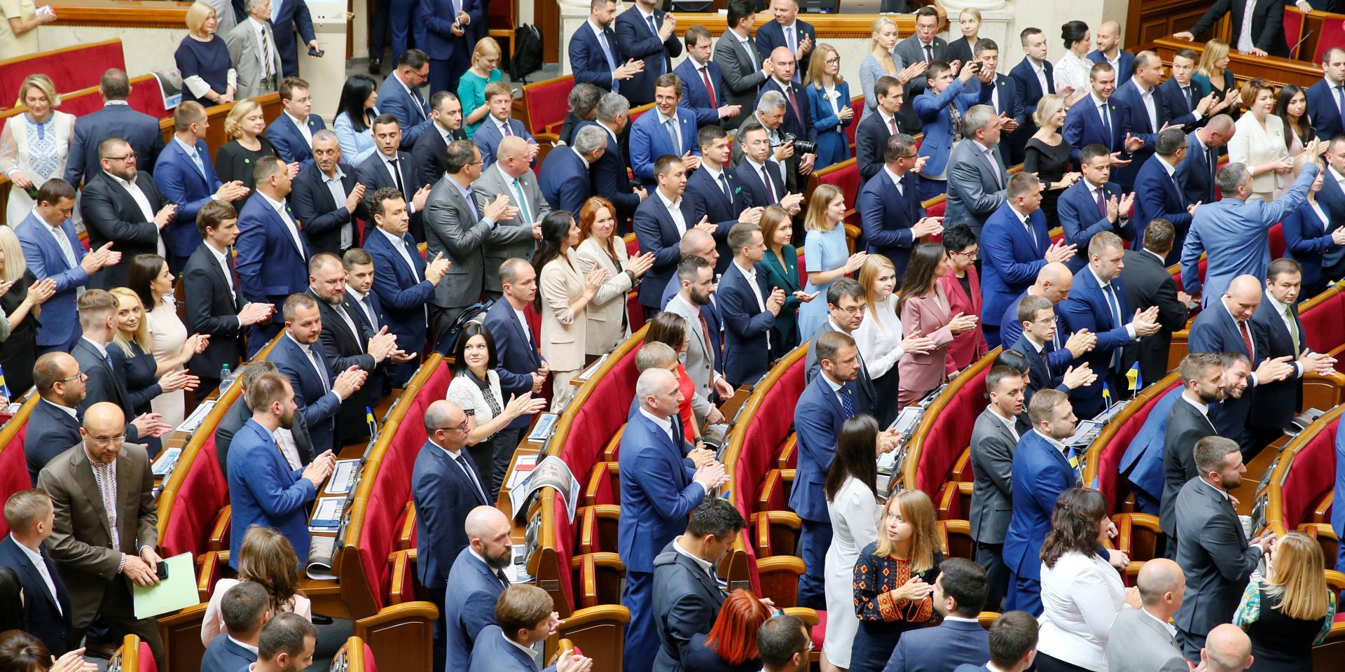 Нардепи продовжують «кнопкодавити» (Фото: REUTERS/Gleb Garanich)