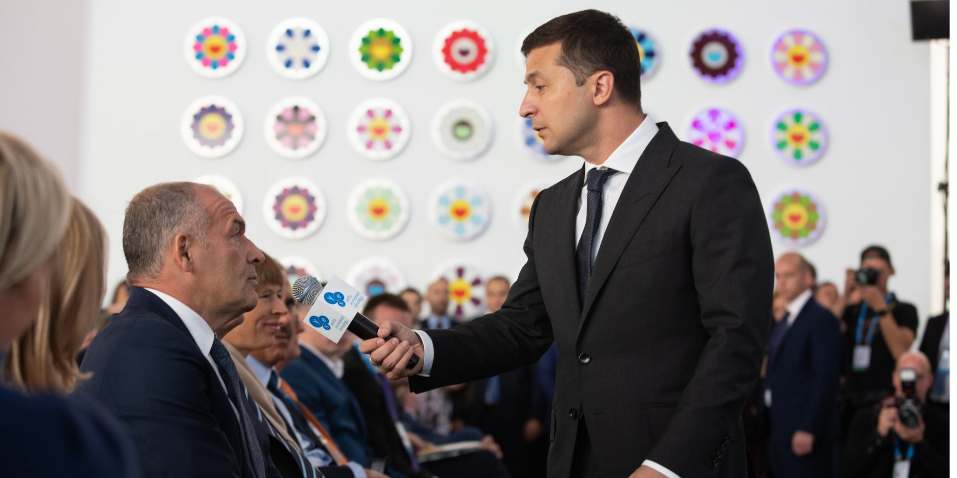 Експромт Володимира Зеленського, який вирішив запитати гостей YES про щастя (Фото: Олександр Індичий / YES-2019)