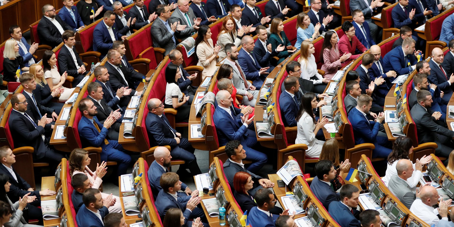 17 народных депутатов уже успели пропустить более 90% голосований (Фото: REUTERS/Gleb Garanich)