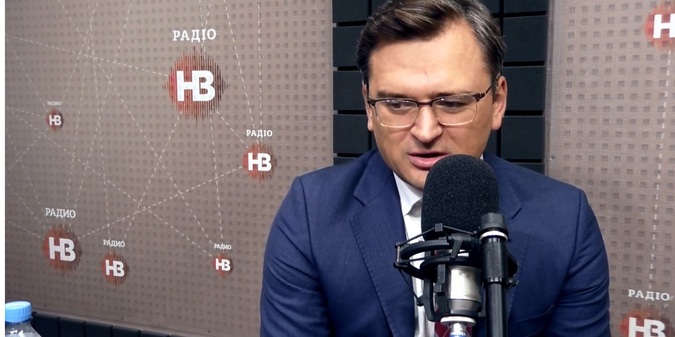 Кулеба: Правительство будет стремиться достичь за пять лет критериев вступления в ЕС и НАТО (Фото: Кадр видео Радио НВ via YouTube)