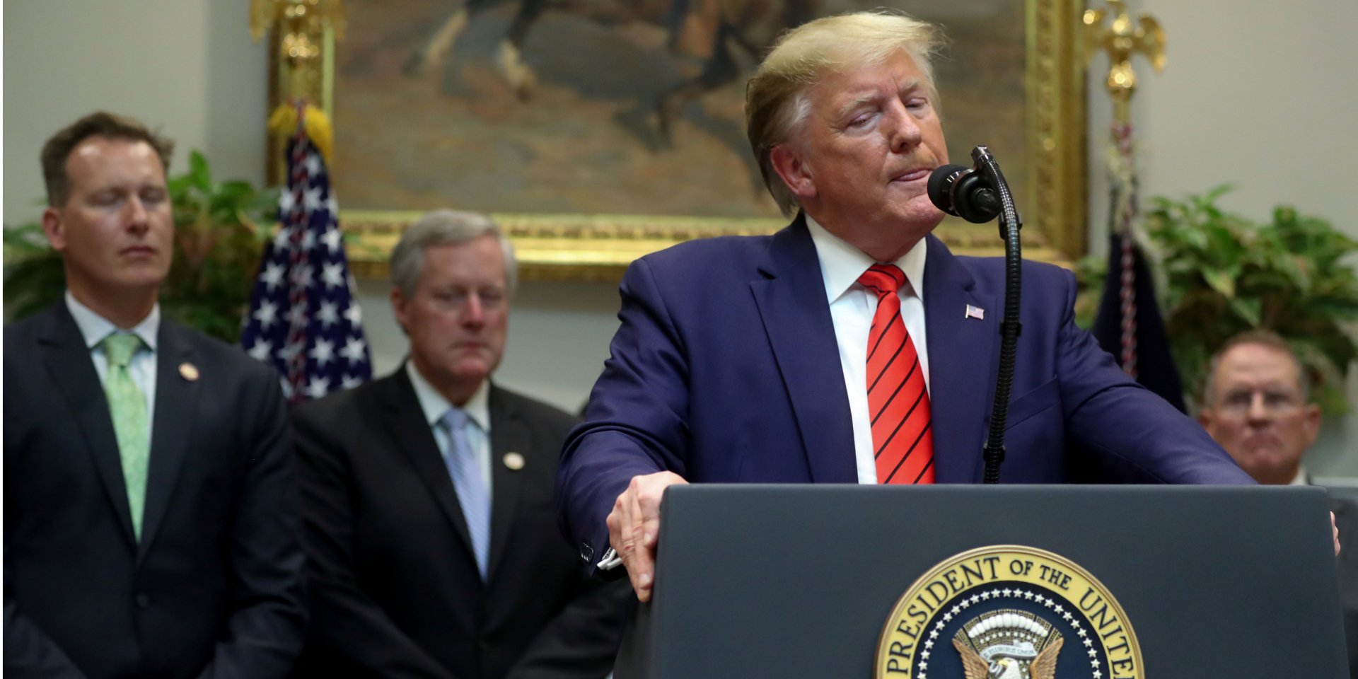 Трамп ответил на вопрос, готов ли он сотрудничать со следствием по импичменту (Фото: REUTERS/Jonathan Ernst)