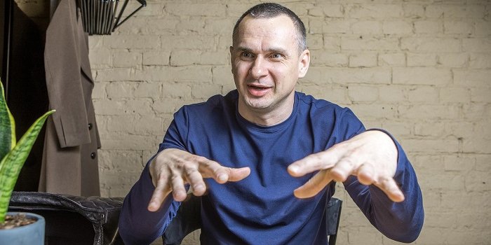 Сенцов оценил вопрос одного из журналистов (Фото: Александр Медведев / НВ)