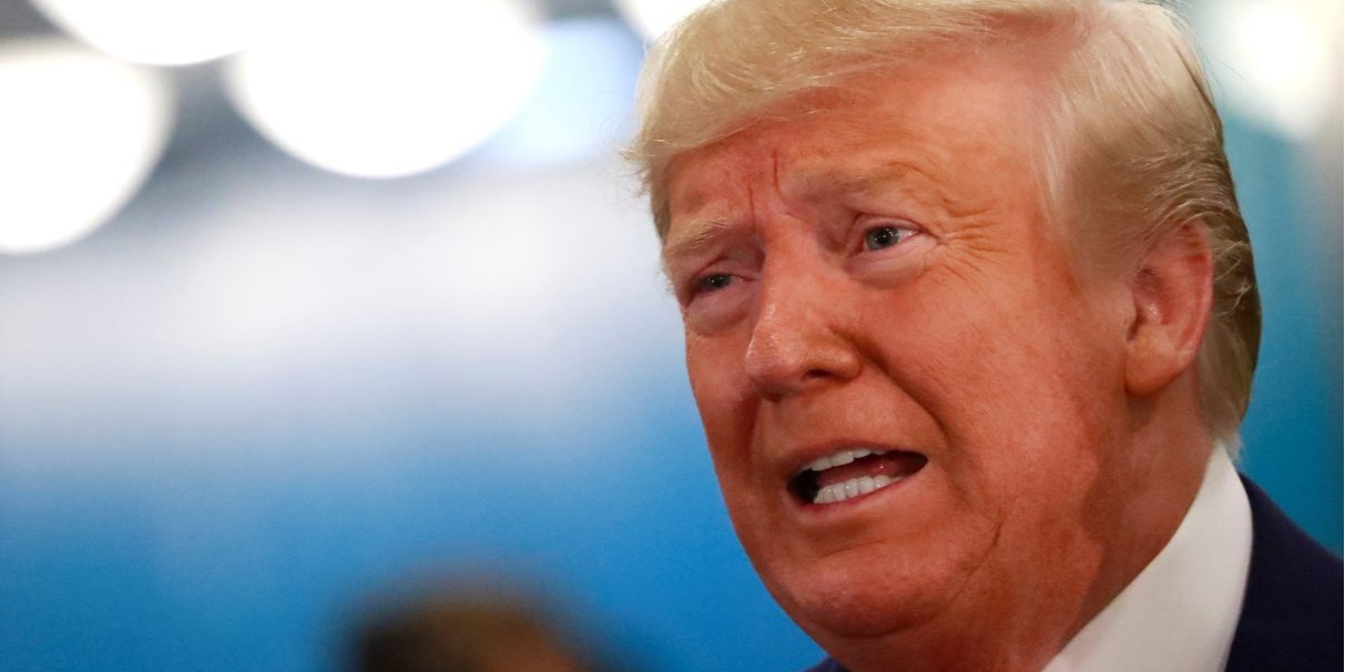 Трампа обвиняют в давлении на Зеленского (Фото: REUTERS / Yana Paskova)