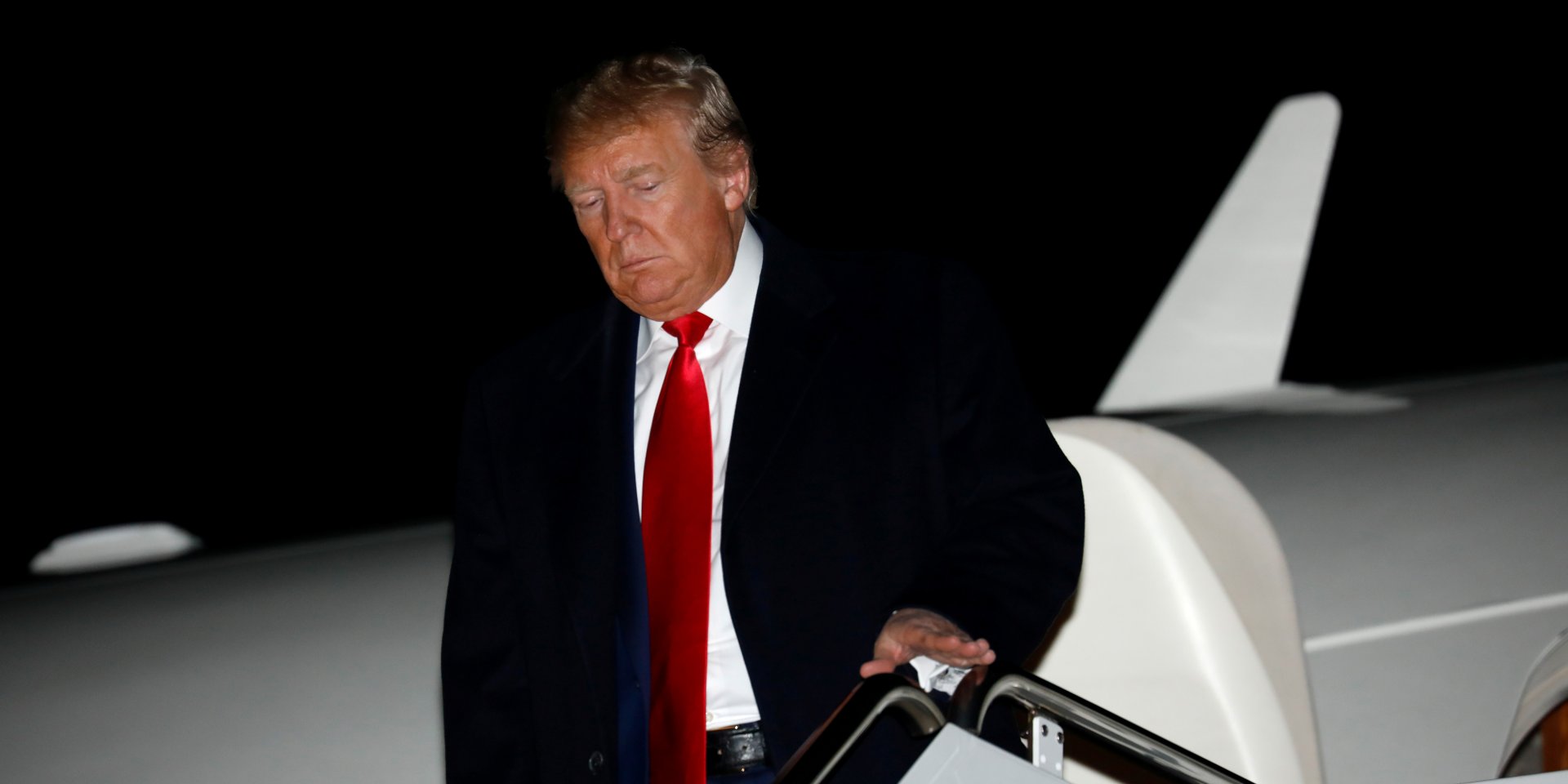 Поддержка импичмента Трампа среди американцев растет (Фото: REUTERS/Yuri Gripas)