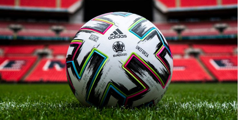 М’яч Uniforia Pro Football (Фото: Adidas.com)