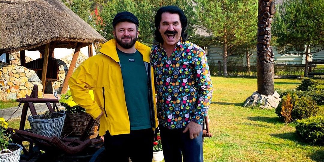 Михаил Хома (слева) исполнял гимн Украины перед матчем с Литвой (Фото: DZIDZIO via Instagram)
