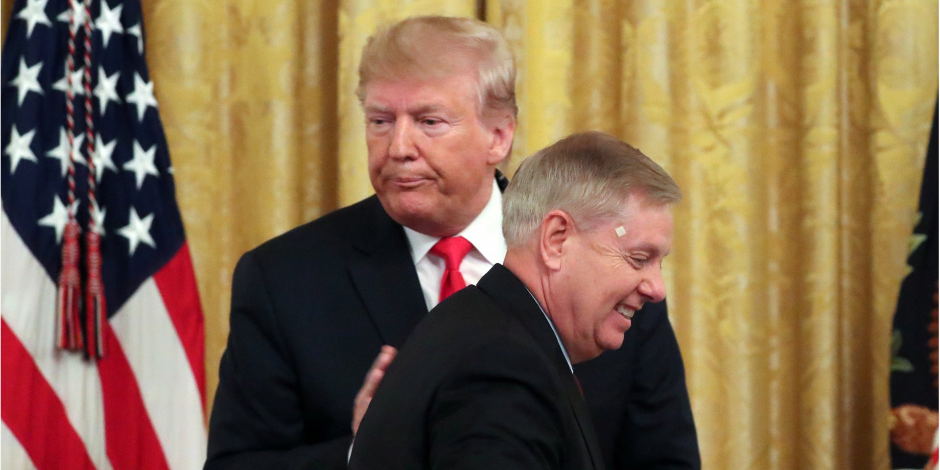 Дональд Трамп и Линдси Грэм (Фото: REUTERS/Jonathan Ernst)
