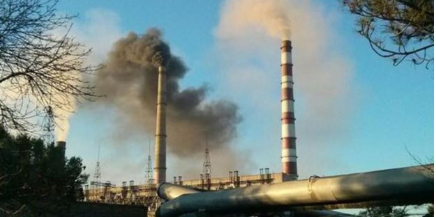 Вредные выбросы с Приднепровской ТЭС загрязняют воздух в городе Днепр и его окрестностях (Фото: Save Dnipro via facebook)