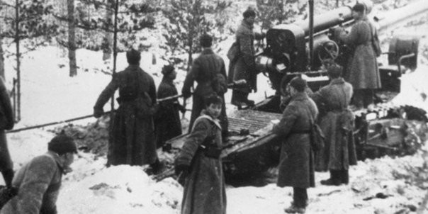 Радянський артилерійський розрахунок у лісах Фінляндії (Фото: DR)
