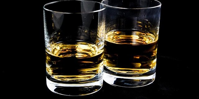 Алкоголь в малых дозах повышает риск развития рака (Фото: pixabay.com)