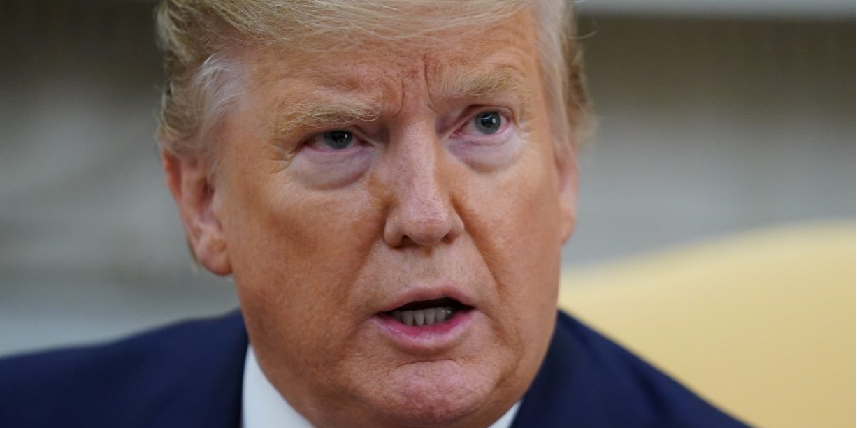 По убеждению Трампа, расследование по импичменту является переворотом (Фото: REUTERS/Kevin Lamarque)