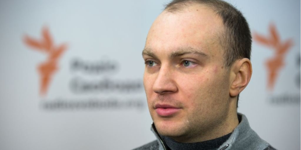 Андрей Бузаров рассказал, что в МАУ посоветовали ему взять билет на другую дату (Фото: Радио Свобода)