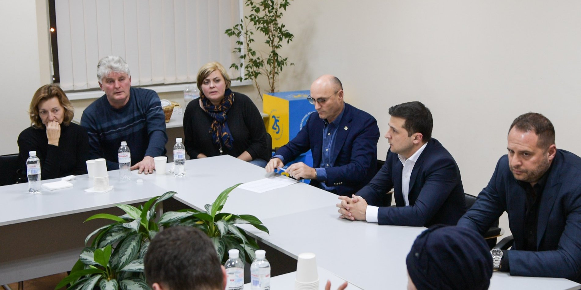 Зеленський провів зустріч з родичами загиблих (Фото: Володимир Зеленський/Facebook)