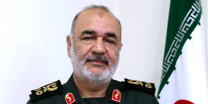 Командующий КСИР Хоссейн Салами: Мы совершили ошибку (Фото: farsi.khamenei.ir)