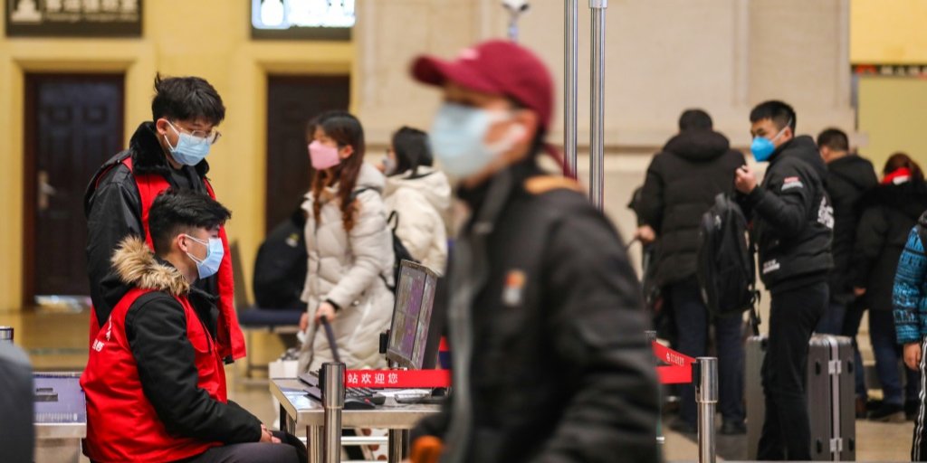 Жителям Ухани запретили покидать город (Фото: China Daily via REUTERS)