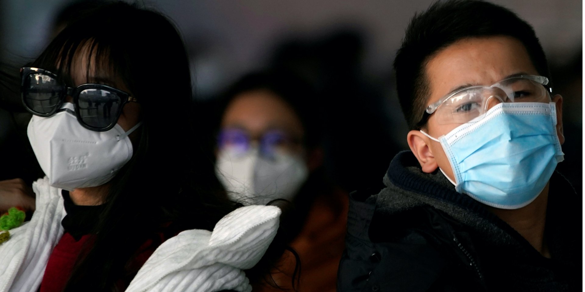 В мире уже подтвердили 305 смертей из-за коронавируса (Фото: REUTERS/Aly Song)