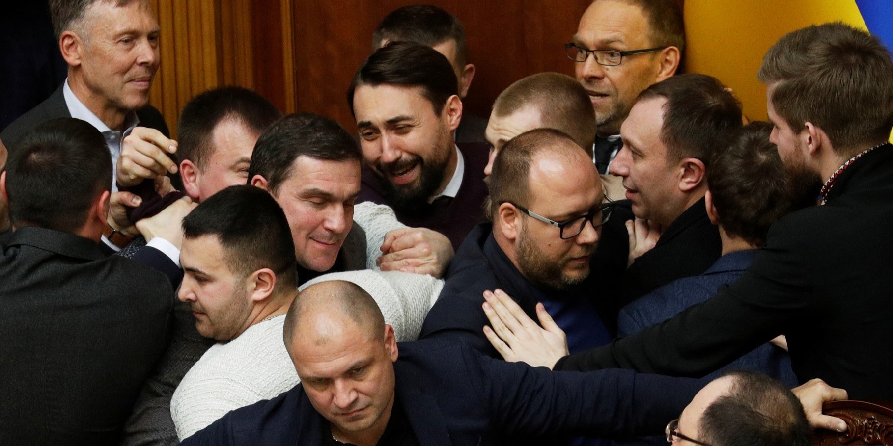 Трибуна Верховной Рады в день голосования за рынок земли (Фото: REUTERS / Valentyn Ogirenko)