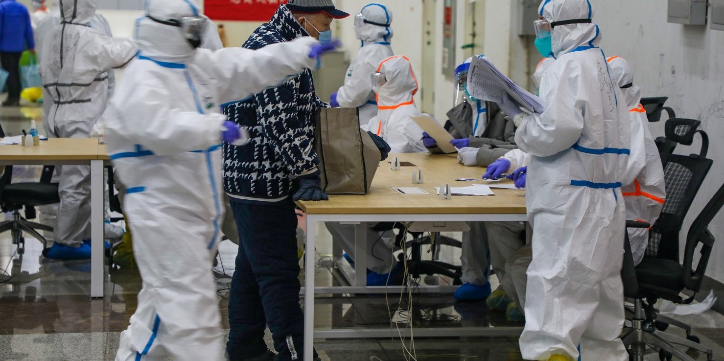 Новый китайский коронавирус угрожает в основном взрослым (Фото: China Daily via REUTERS ATTENTION EDITORS)