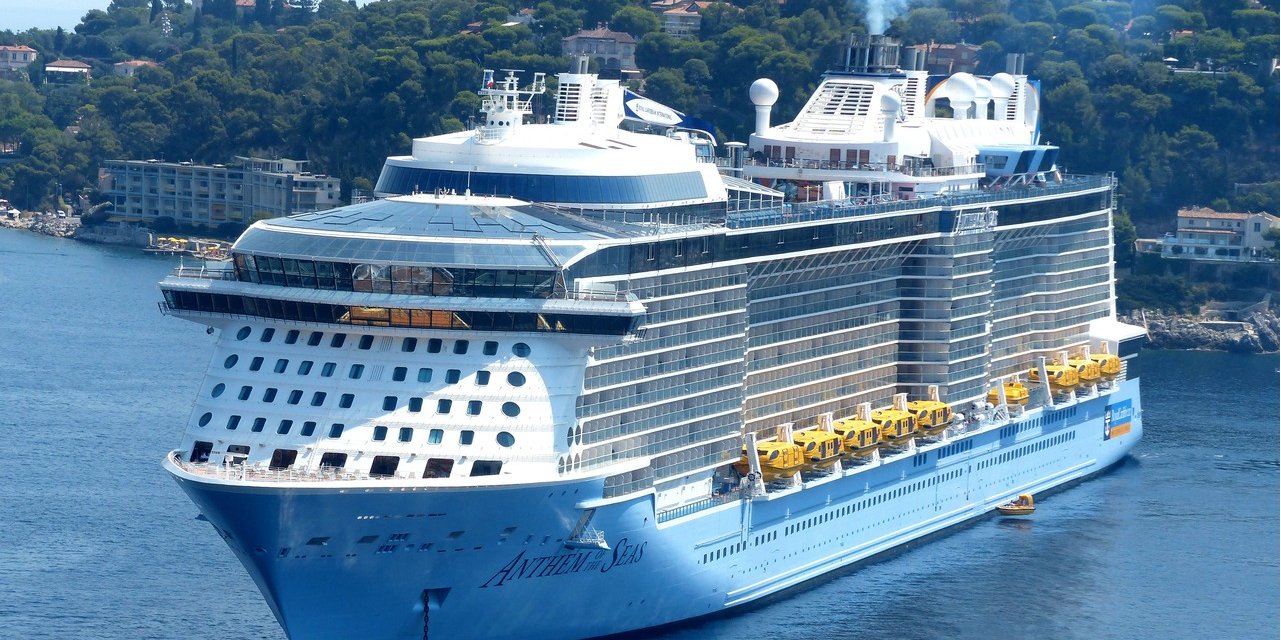 Пассажиры путешествовали на круизном лайнере Anthem of the Seas (Фото: FleetMon)