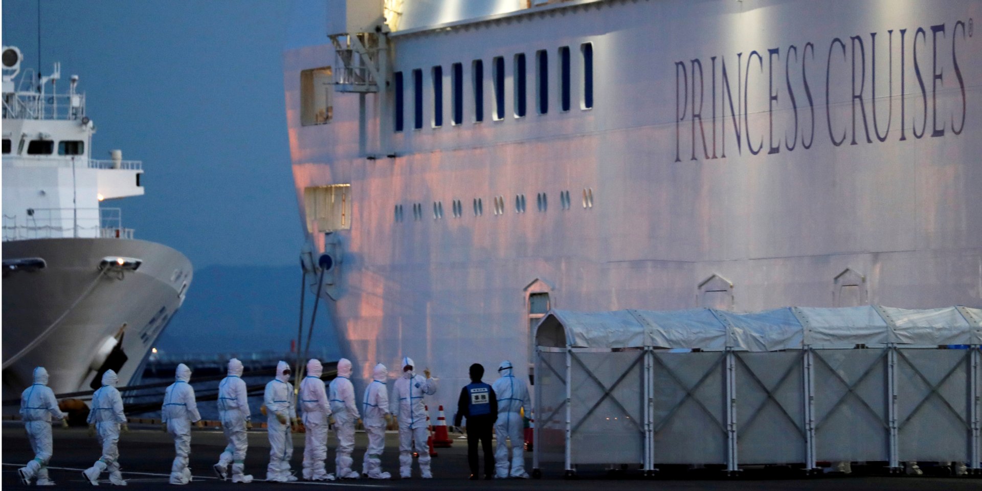 У 218 пассажиров и членов экипажа лайнера Diamond Princess выявили коронавирус (Фото: REUTERS/Kim Kyung-Hoon/File Photo)
