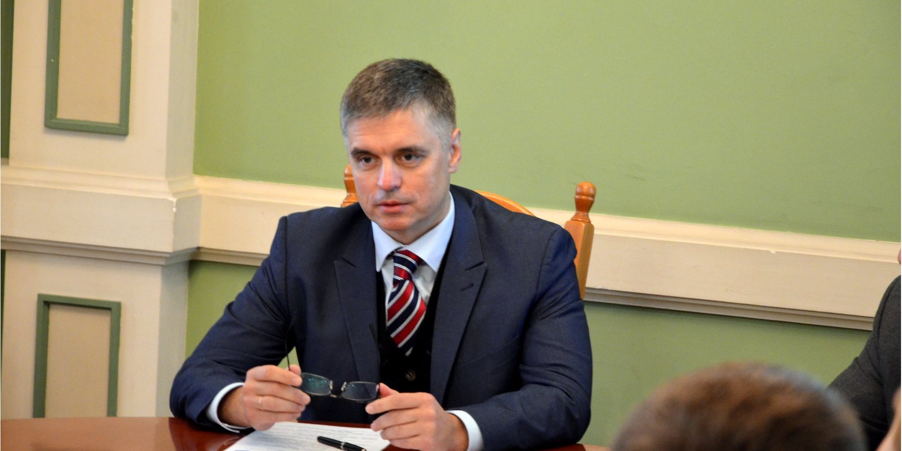 Пристайко заявил, что Украина согласна на расшифровку черных ящиков самолета во Франции (Фото: mfa.gov.ua)