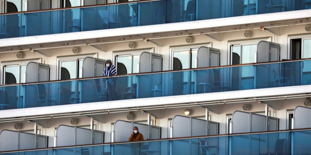На борту судна зафиксировали 544 случая заражения коронавирусом (Фото: REUTERS/Athit Perawongmetha)
