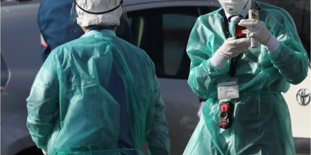 Число подтвержденных случаев коронавируса во всем мире сейчас составляет 75 117 (Фото: REUTERS / Athit Perawongmetha)