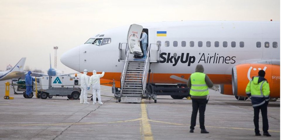 Самолет с украинцами сел на дозаправку в Борисполе и отправился в Харьков (Фото: ОПУ)