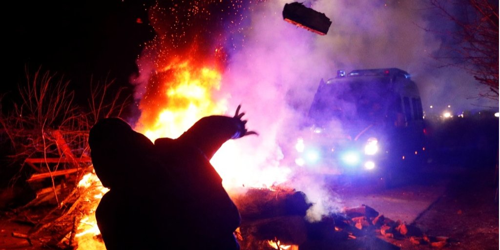 10 человек обратились за медицинской помощью (Фото: REUTERS/Valentyn Ogirenko)