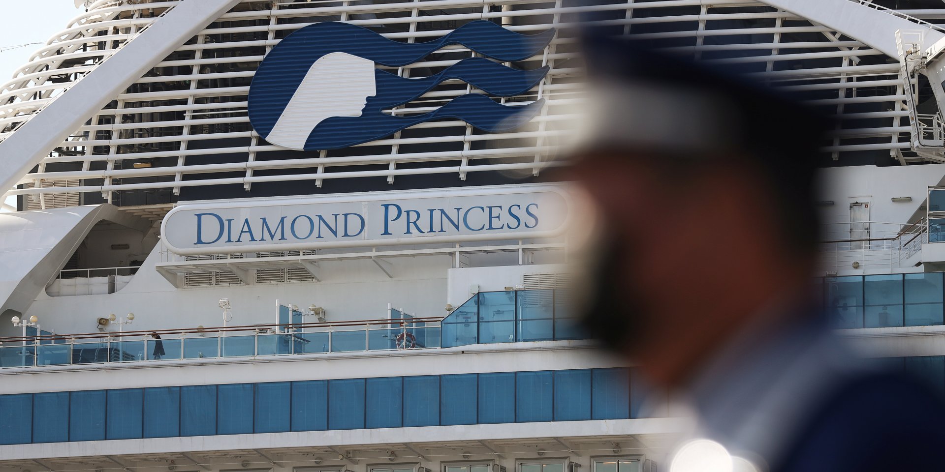 У двух жителей Австралии выявили коронавирус после эвакуации с Diamond Princess (Фото: REUTERS/Athit Perawongmetha)