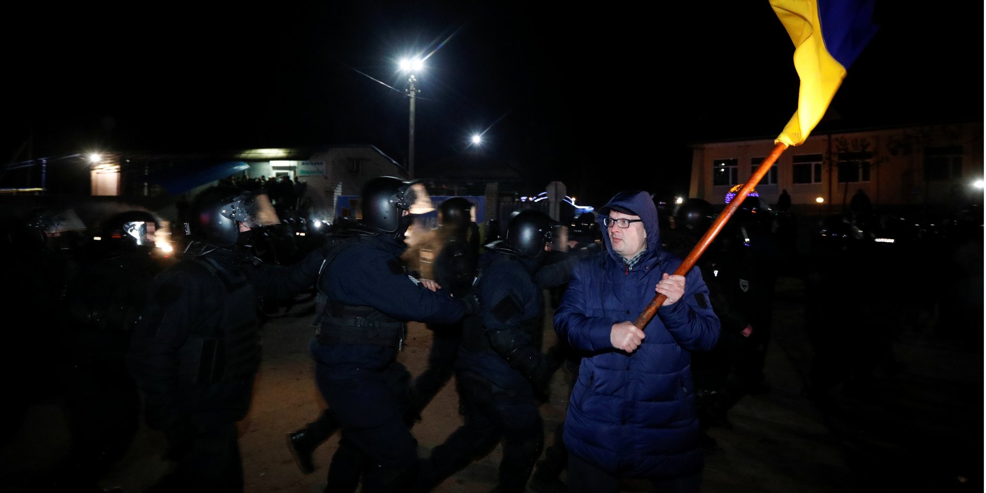 Разумков прокомментировал события в Новых Санжарах (Фото: REUTERS/Valentyn Ogirenko)