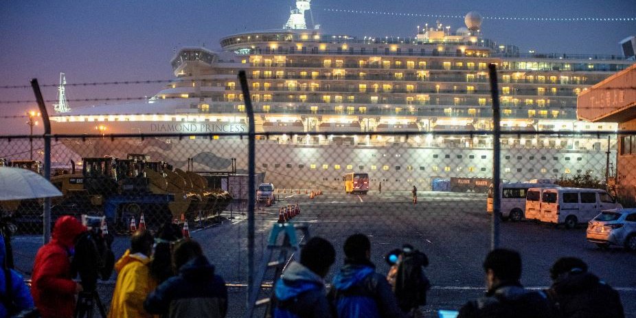 Всего с лайнера Diamond Princess эвакуировали восемь россиян (Фото: REUTERS/Athit Perawongmetha)