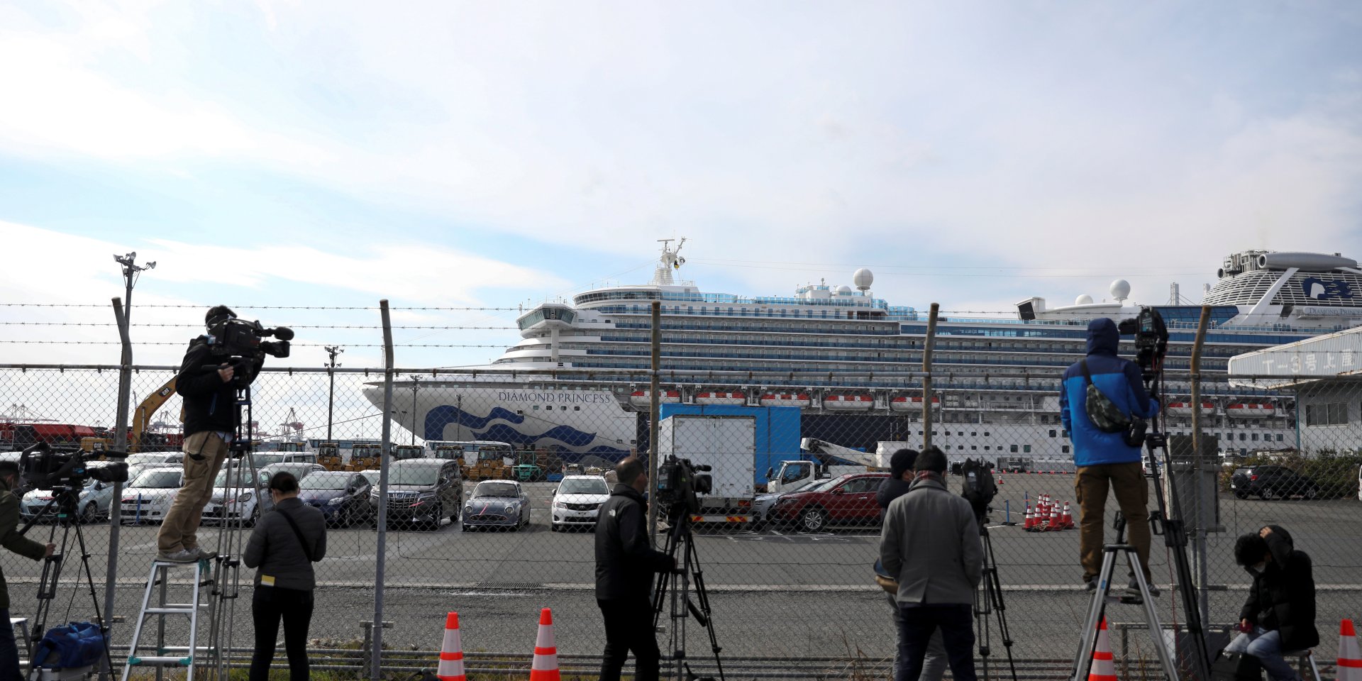 На борту круизного лайнера Diamond Princess 634 случая заражения (Фото: REUTERS / Athit Perawongmetha)