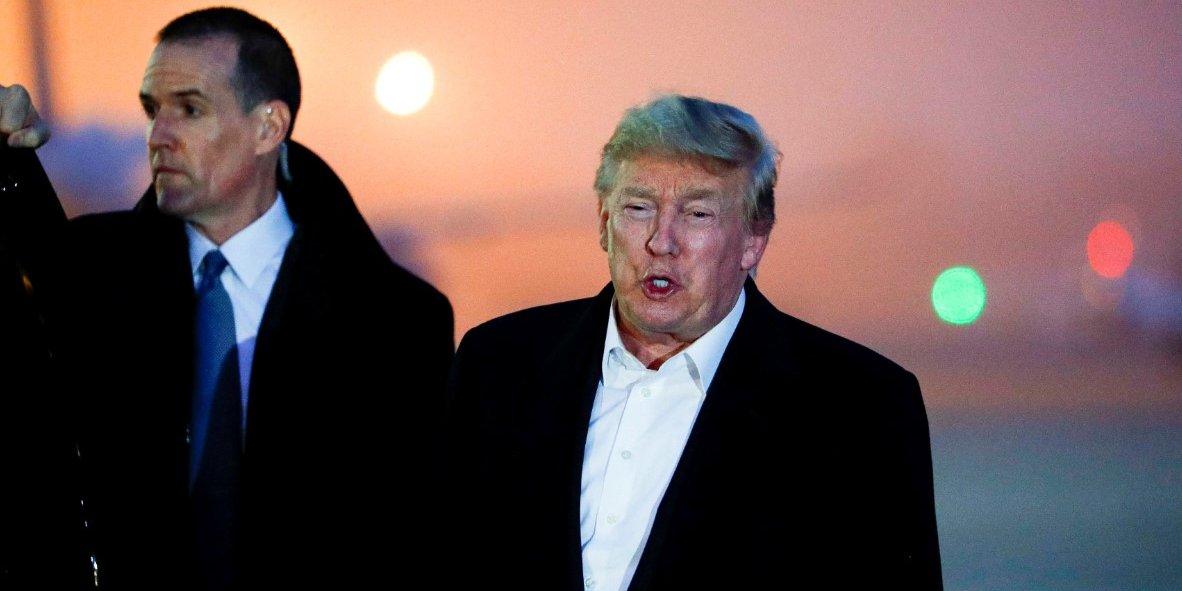 Трамп обвинил MSDNC и CNN в фейках (Фото: REUTERS / Al Drago)