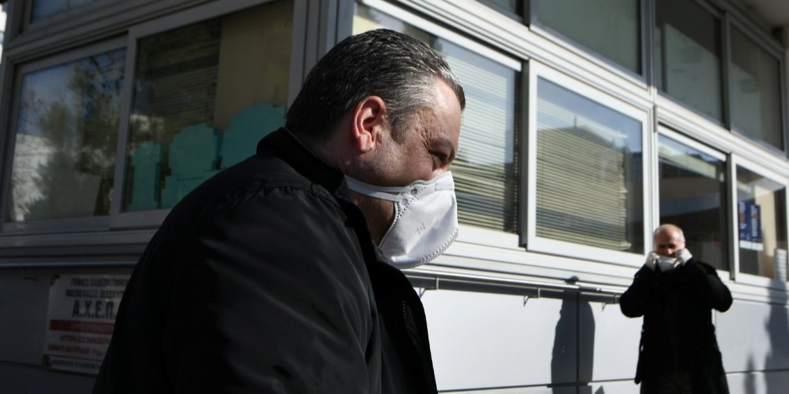 Общее количество умерших в этой стране возросло до 12 (Фото: REUTERS / Alexandros Avramidis)