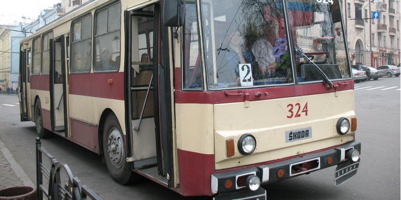 Троллейбусы уже проходят дезинфекцию (Фото: molbuk.ua)