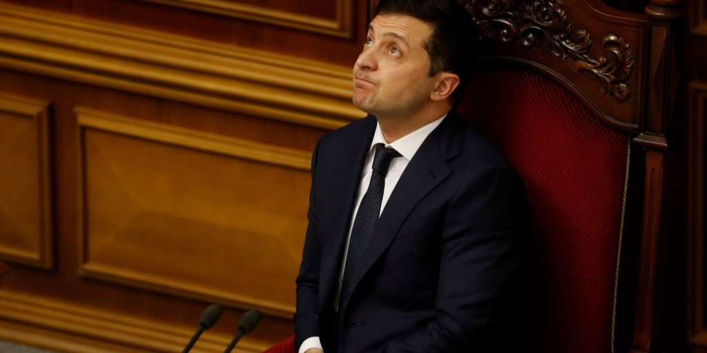Зеленський до президентства зіграв роль Голобородька в серіалі Слуга народу (Фото: REUTERS / Valentyn Ogirenko)