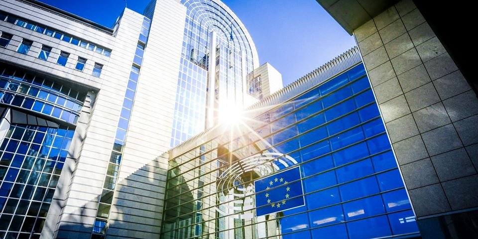 Коронавірус втрутився в роботу ЄП (Фото: European Parliament via Facebook)