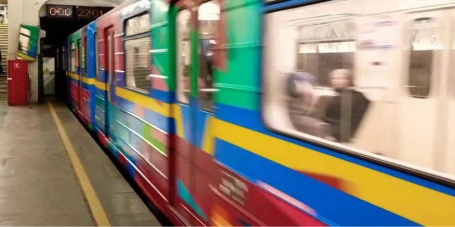 Премьер заявил, что правительство не может влиять на стихийные вещи, такие как час-пик в метро (Фото: Kyiv Metro)