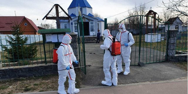 Спасатели провели дезинфекцию церкви (Фото: ГСЧС)