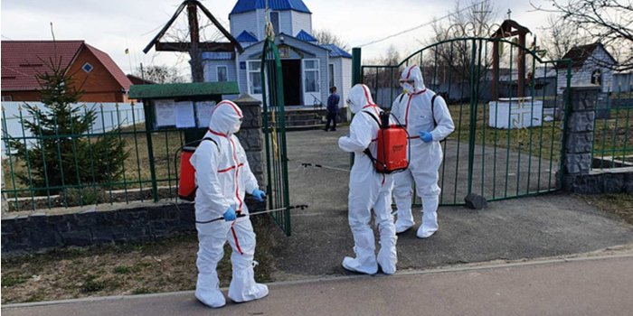 Подозрение на коронавирус в Черновцах (Фото: State Emergency Service of Ukraine / Handout via REUTERS)